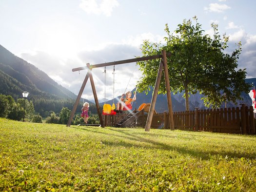 Schaukeln mit Blick über das vordere Ötztal