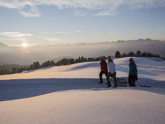 Rodeln im Winterurlaub im Ötztal