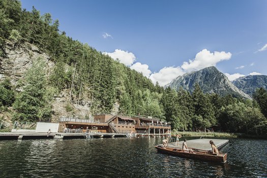 [Translate to EN:] Badeanstalt am Piburger See im Ötztal