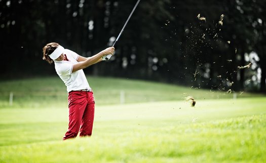 Playing golf on holiday in Sautens in the Ötztal