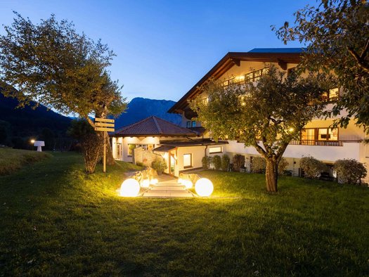 The Hotel Daniel in Sautens in the Ötztal at night