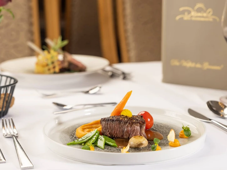 Restaurant mit Panoramablick auf das vordere Ötztal